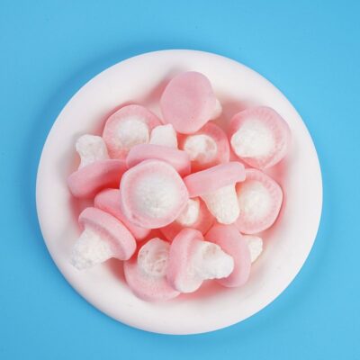 freeze dried strawberry top gummy 1