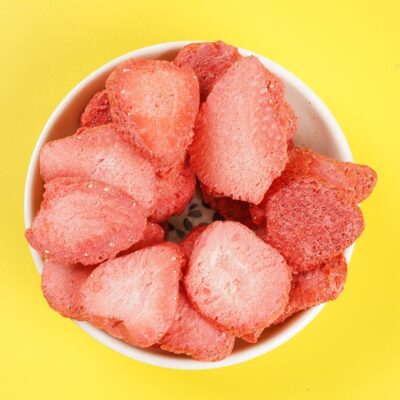 freeze dried sweetened strawberry slices 2
